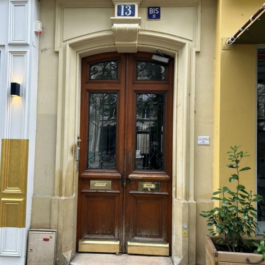  Annonces PINAY : Appartement | PARIS (75011) | 22 m2 | 210 000 € 