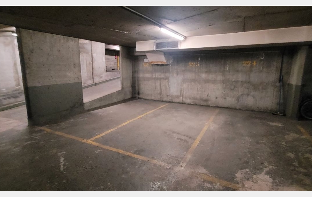 Annonces PINAY : Garage / Parking | PARIS (75016) | 17 m2 | 60 000 € 