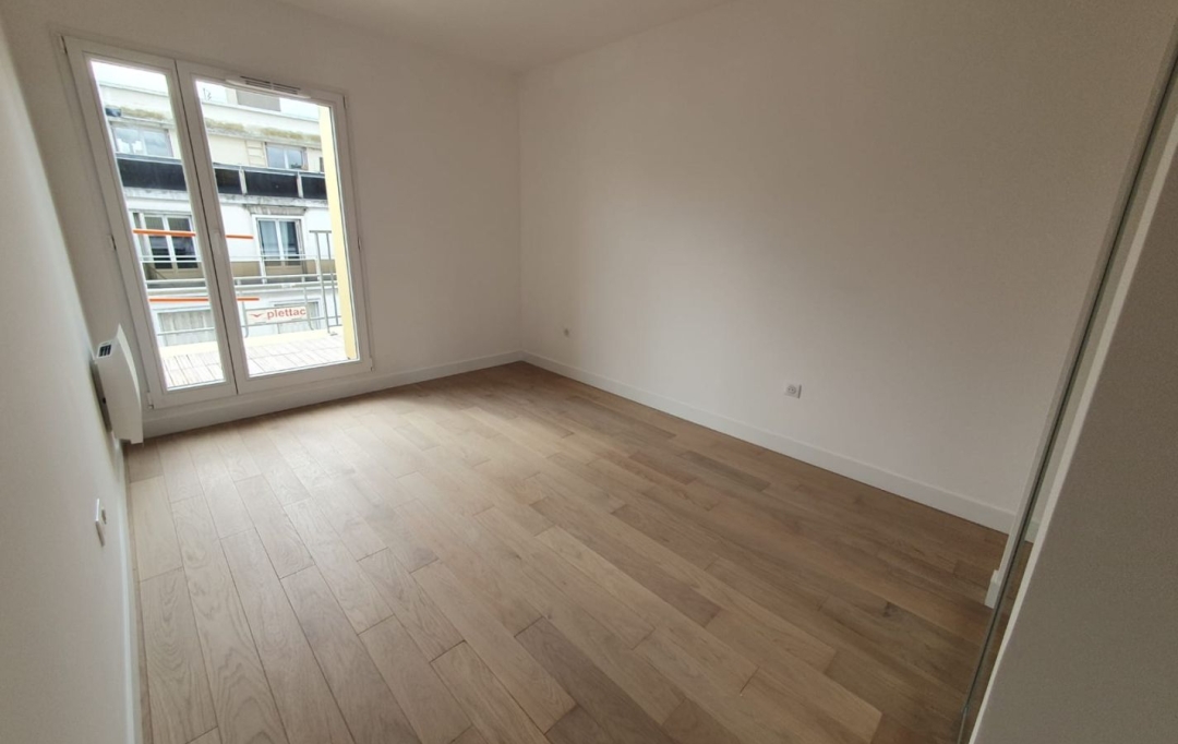 Annonces PINAY : Appartement | PARIS (75018) | 64 m2 | 1 225 000 € 